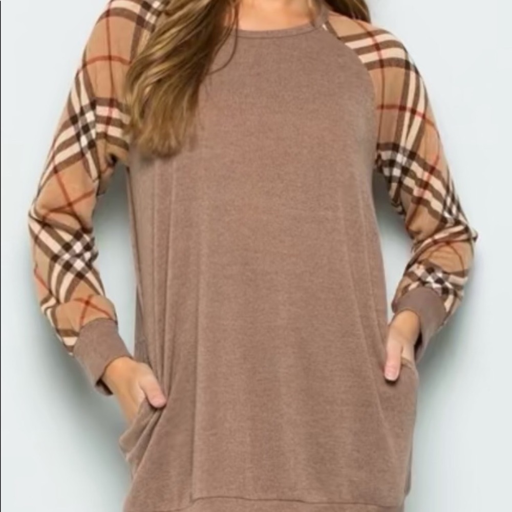 Plaid sleeve sweater tunic